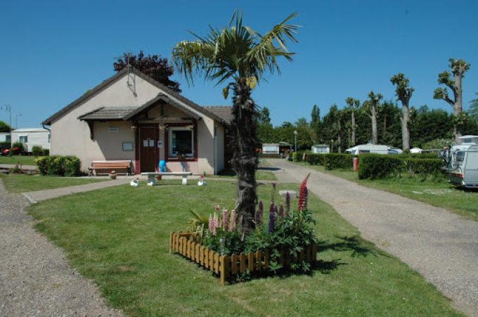 Camping Des Berges De L&rsquo; Iton